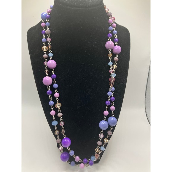 Purple Hues, Pink Crystals of Different Sizes Beads Necklace! - Picture 6 of 8